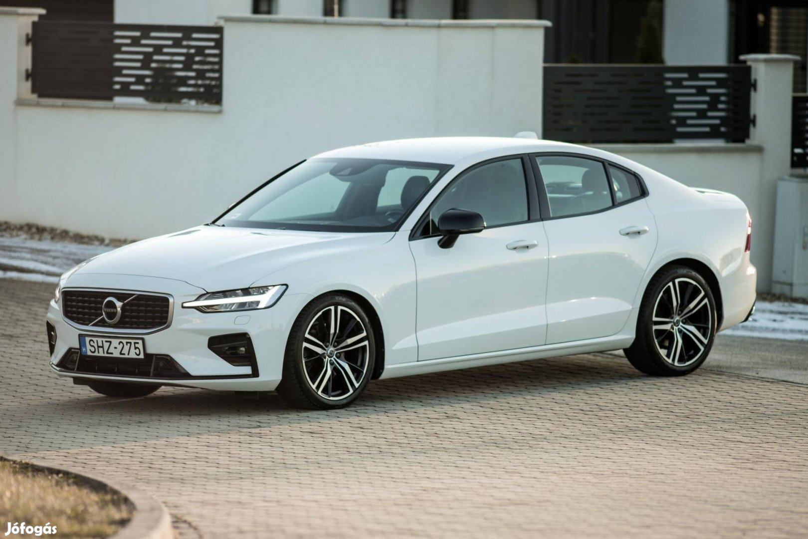 Volvo S60 2.0 [B4] Mhev R-Design Geartronic Mag...